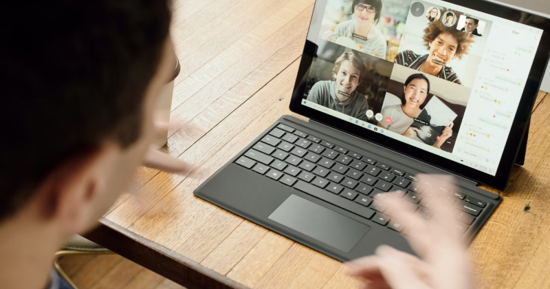 Remote co-workers in the meeting