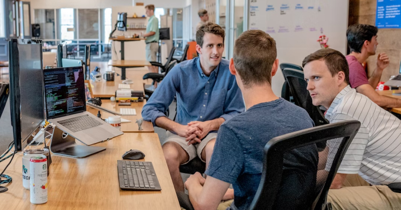 Chatting Colleagues with different work style