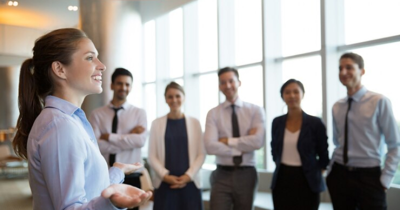 manager have meeting with employees