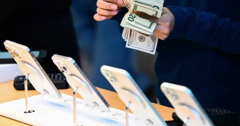 a man buying an iphone