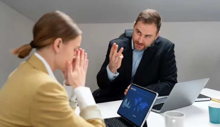 an employer and employee having an argument