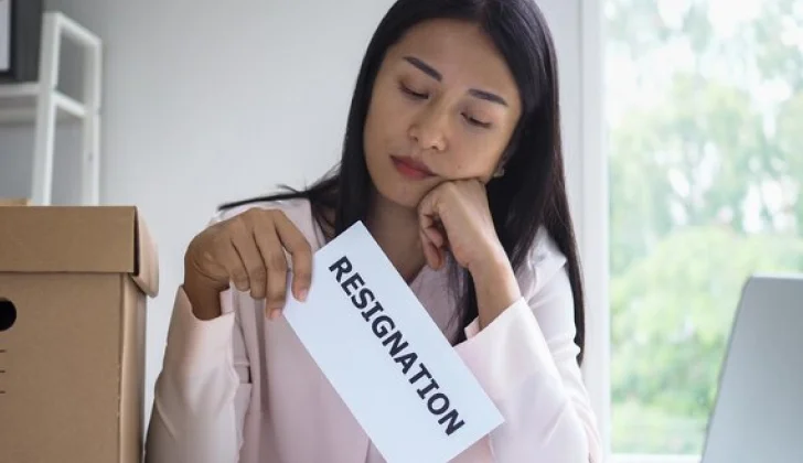an employee preparing for resignation