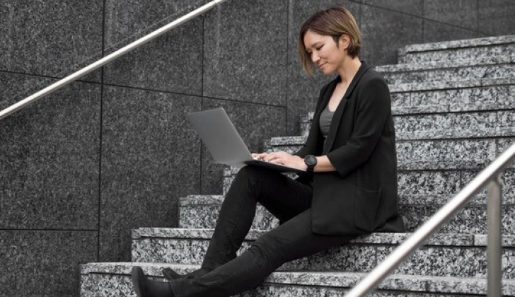 an employee working outside of office