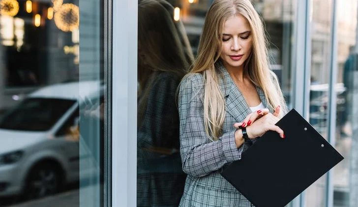 an employee checking time