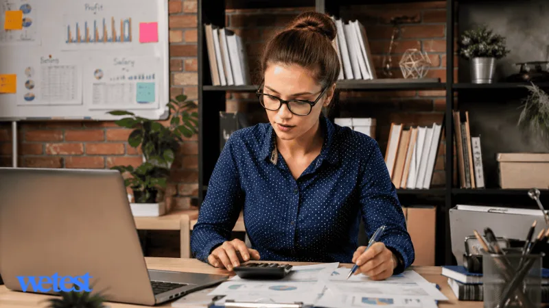 a female accountant